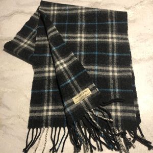 Burberry 100% Wool Scarf